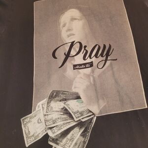 Mistrr Tee Pray Design